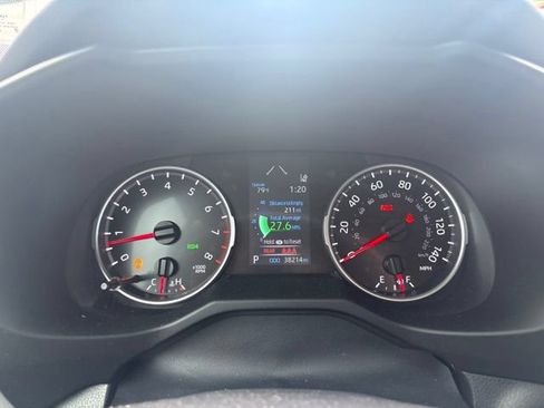 Used 2020 Toyota RAV4 XLE Premium FWD image 10