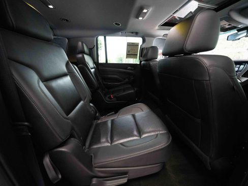 Used 2018 Chevrolet Suburban LT AWD/4WD image 25