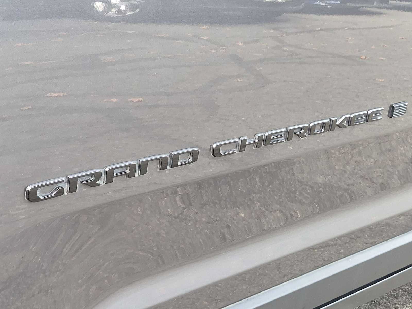 Used 2024 Jeep Grand Cherokee Altitude AWD/4WD image 13