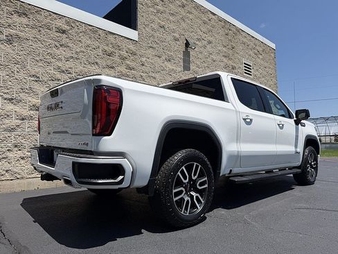 Used 2020 GMC Sierra 1500 AT4 w/ AT4 Premium Package AWD/4WD image 3