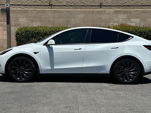 Used 2024 Tesla Model Y Performance AWD/4WD image 7
