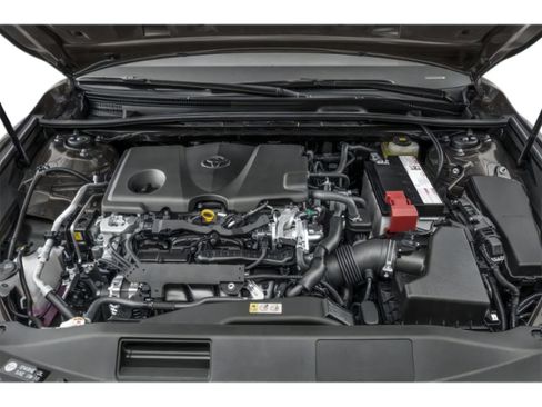 Used 2018 Toyota Camry LE image 11