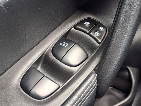 Used 2019 Nissan Rogue Sport SV FWD image 24