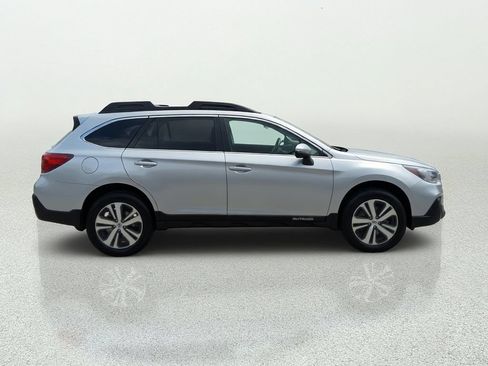 Used 2019 Subaru Outback 2.5i Limited AWD/4WD image 8