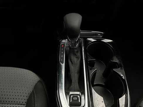 Used 2025 Chevrolet Trax LT w/ LT Convenience Package image 22