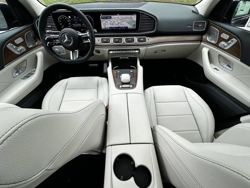 New 2026 Mercedes-Benz GLS 450 4MATIC image 27