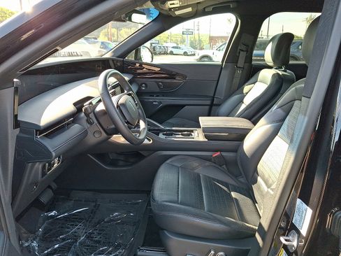 Used 2024 Lincoln Nautilus Reserve w/ Equipment Group 202A image 13