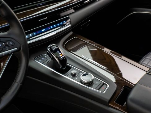 Certified 2024 Cadillac Escalade ESV Premium Luxury Platinum w/ Heavy-Duty Trailer Package image 14