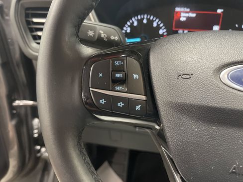 Used 2022 Ford Escape SEL image 17