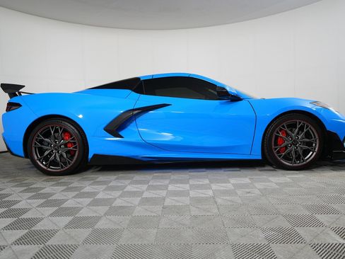 Used 2024 Chevrolet Corvette Stingray Premium Conv w/ Battery Protection Package RWD image 5