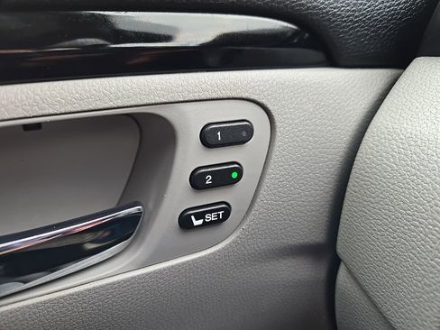 Used 2018 Honda Pilot Touring image 23