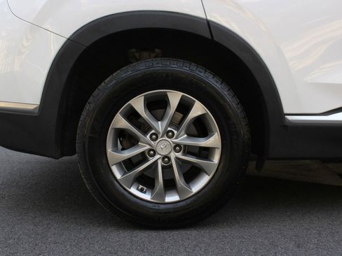 Used 2019 Hyundai Santa Fe SE image 5