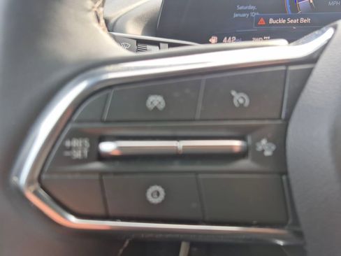 Used 2025 Chevrolet Traverse LT image 22