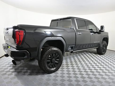 Used 2022 GMC Sierra 2500 Denali w/ Denali Black Diamond Edition AWD/4WD image 7