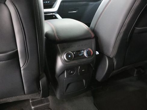 Used 2025 Ford Explorer ST-Line AWD/4WD image 32