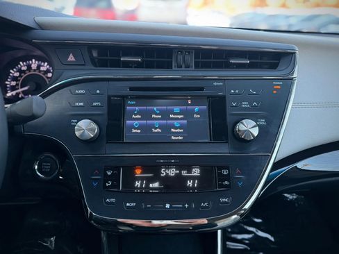 Used 2015 Toyota Avalon XLE FWD image 17