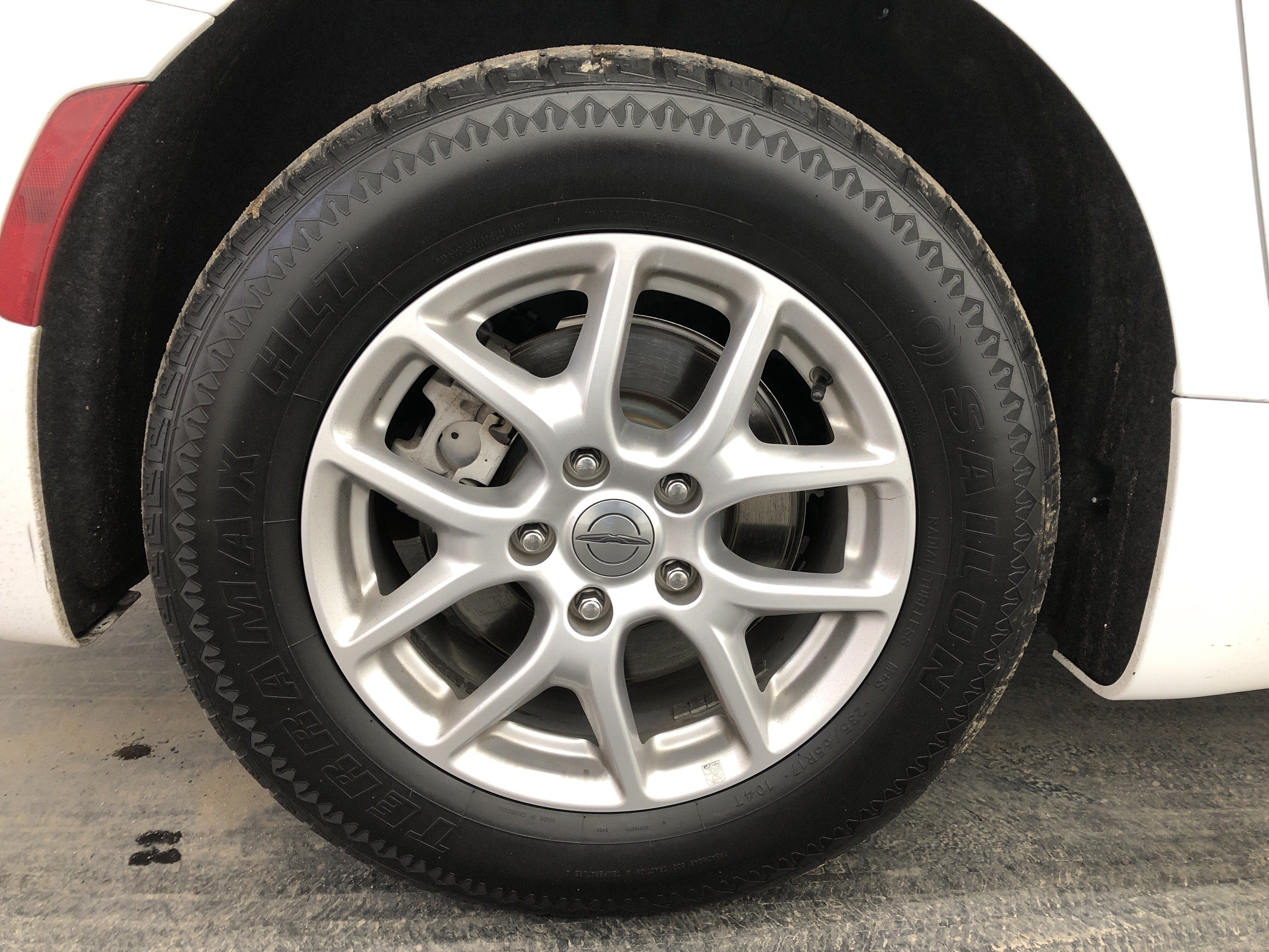 Used 2023 Chrysler Pacifica Touring-L FWD image 23