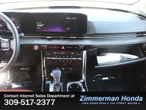 Used 2024 Kia Carnival SX FWD image 18
