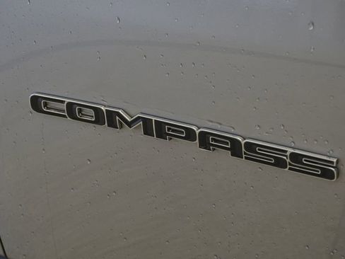 Certified 2018 Jeep Compass Limited image 19