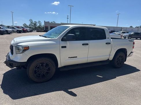 Used 2020 Toyota Tundra SR5 w/ SR5 Upgrade Package AWD/4WD image 2