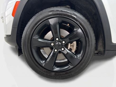 Used 2021 Jeep Grand Cherokee L Laredo RWD image 51
