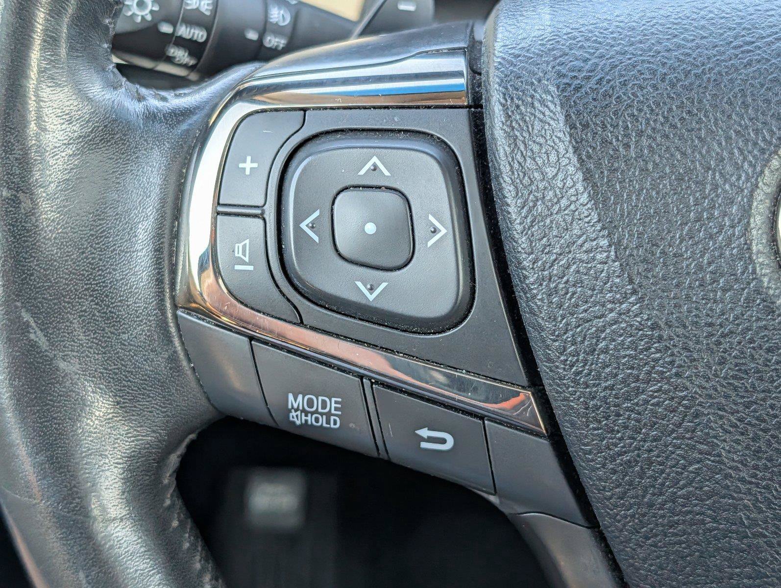 Used 2013 Toyota Avalon Limited FWD image 25