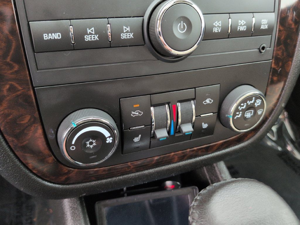Used 2012 Chevrolet Impala LTZ FWD image 17