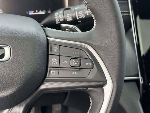 New 2026 Jeep Grand Cherokee Laredo AWD/4WD image 9