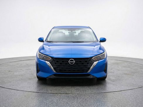 Used 2025 Nissan Sentra SV image 2