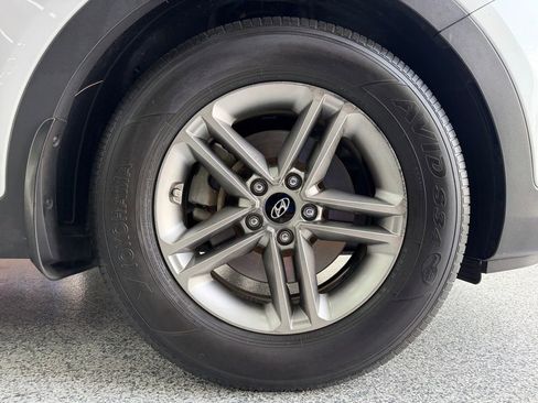 Used 2018 Hyundai Santa Fe Sport w/ 2.4L Tech Package 04 FWD image 47