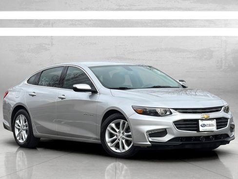 Used 2017 Chevrolet Malibu LT image 2
