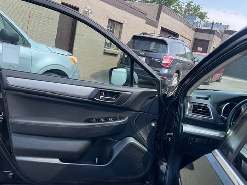 Used 2016 Subaru Outback 2.5i Premium AWD/4WD image 10