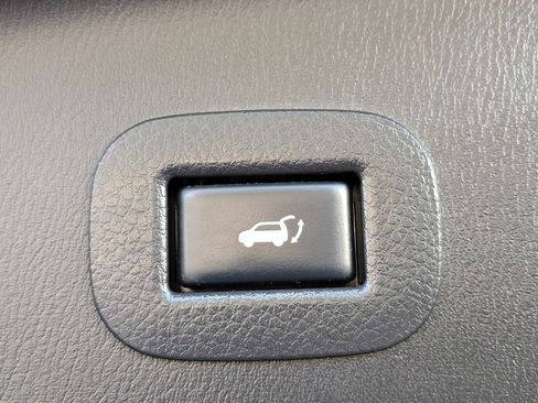 Used 2018 Nissan Armada SL w/ Premium Package image 34