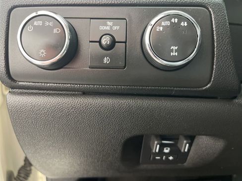 Used 2011 Chevrolet Silverado 1500 LTZ w/ LTZ White Diamond Edition image 23