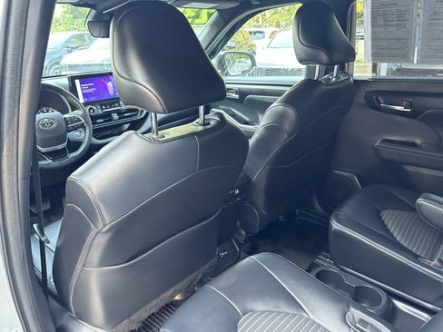 Used 2023 Toyota Highlander XSE image 21
