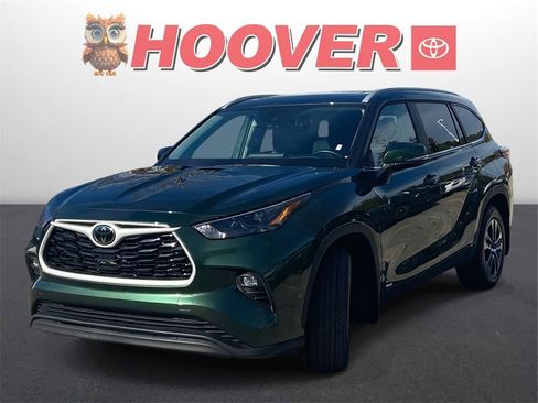 Used 2025 Toyota Highlander XLE image 6