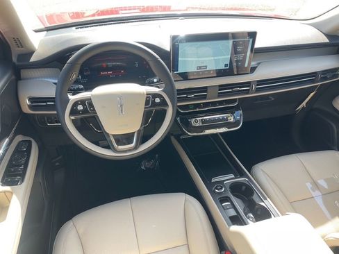 New 2026 Lincoln Corsair Premiere image 3