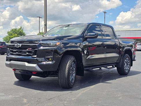Used 2024 Chevrolet Colorado Z71 w/ Z71 Convenience Package 2 AWD/4WD image 4
