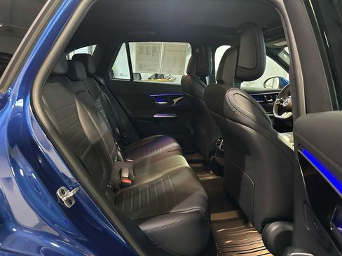 Used 2024 Mercedes-Benz GLC 300 4MATIC image 11