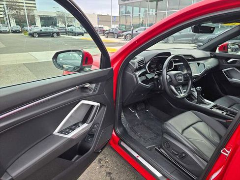 Used 2024 Audi Q3 2.0T Premium Plus w/ Premium Plus Package image 21