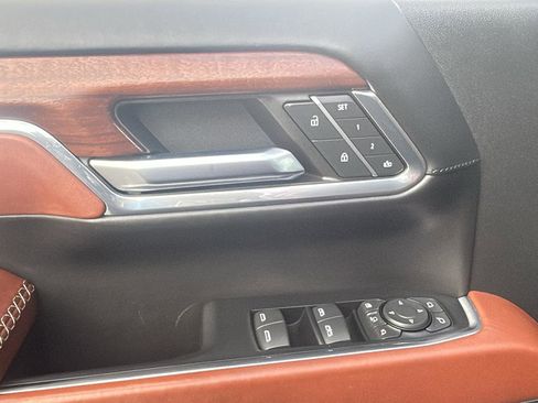 Used 2024 GMC Sierra 2500 Denali Ultimate w/ Snow Plow Prep/Camper Package image 15