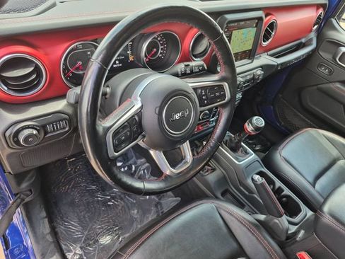 Used 2019 Jeep Wrangler Unlimited Rubicon w/ Dual Top Group AWD/4WD image 11