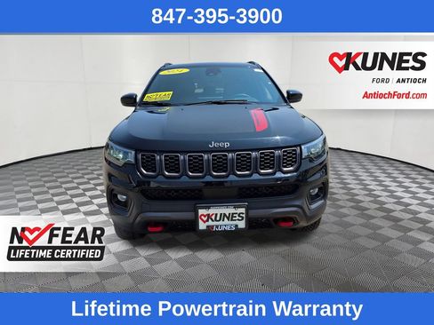 Used 2024 Jeep Compass Trailhawk AWD/4WD image 2