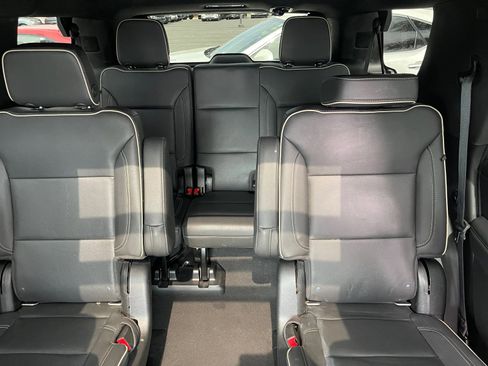 Used 2022 GMC Yukon SLT w/ SLT Premium Package image 27