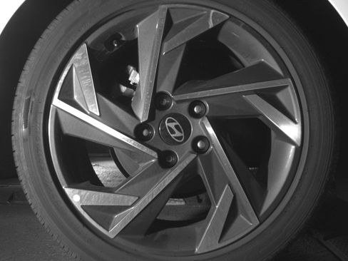 Used 2025 Hyundai Elantra SEL FWD image 15