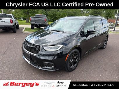 Used 2024 Chrysler Pacifica Premium