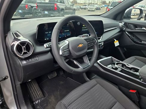 New 2026 Chevrolet Equinox LT image 16