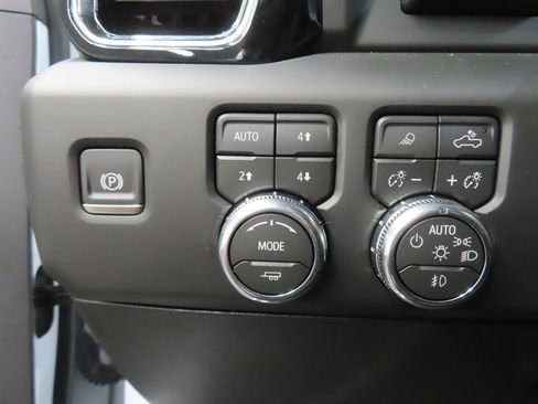 Used 2026 GMC Sierra 2500 Denali w/ Denali Reserve Package AWD/4WD image 47