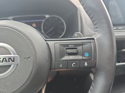 Used 2021 Nissan Rogue SV w/ Premium Package FWD image 18