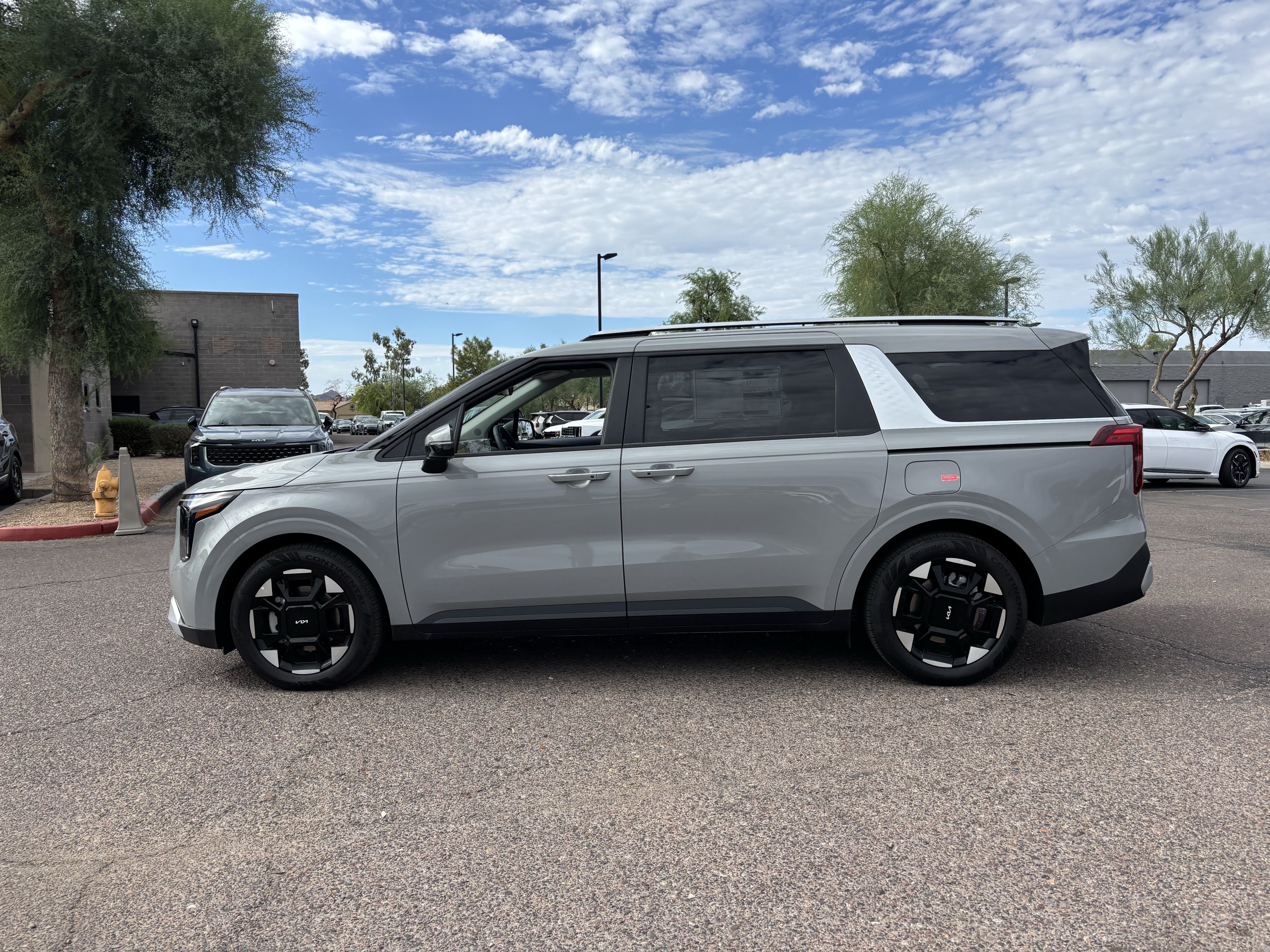 New 2026 Kia Carnival EX FWD image 5